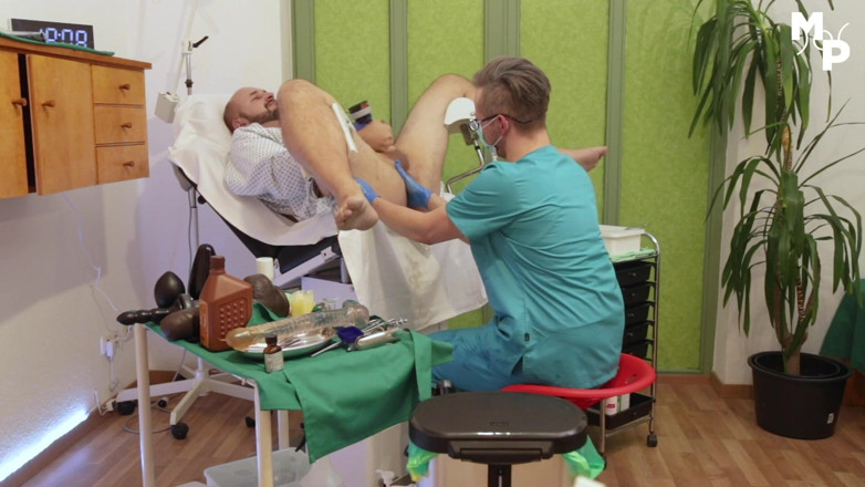 Marcus Pollack Gay: Deep ass exam with Dr. WoB and his arm