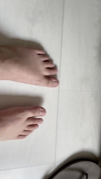 Iubitori de picioare, e pentru tine