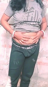 Awek desi kampung Sonali berkongkek dengan abang tirinya secara rahsia.