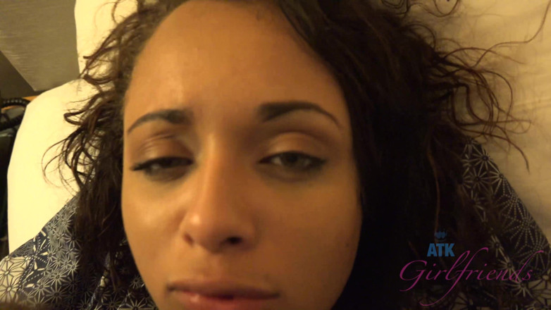 ATK Fans (Girlfriends): Vacanță virtuală la Londra Holly Hendrix 2/6