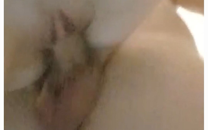 MollyVIP: Il mio ragazzo arrapato mi scopa duro in doccia