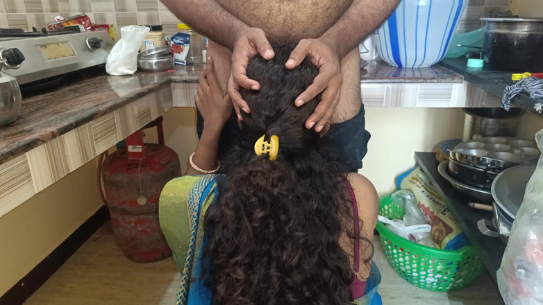 Pushpa studio: 南印度出轨家庭主妇