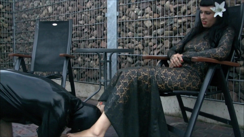 Domina Lady Vampira - SM Studio Femdom Empire: The strict regiment