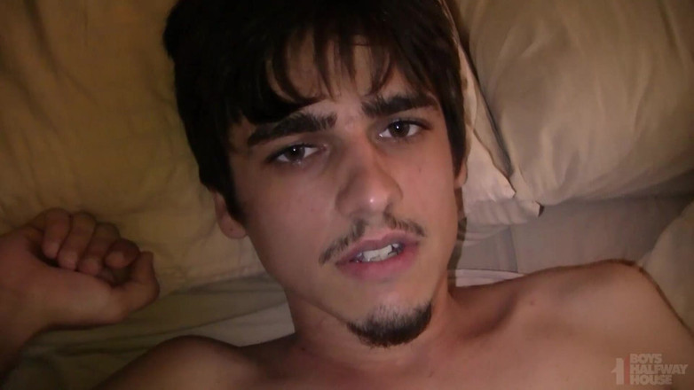 Boys half-way house: Surové namočení v jeho medovém hrnci