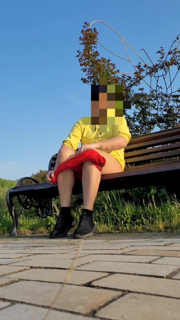 Wanker forever: Parkta ateşli riskli mastürbasyon