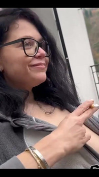 Sabah ilk sigara ve çok sert meme uçlarım çünkü eksi dışarıda video 08:13 dakika