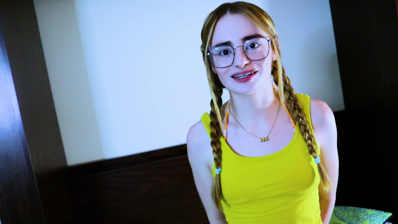 Smash Thots Films: I Smash Nerdy College Slut Reese Robbins in Hotel Room