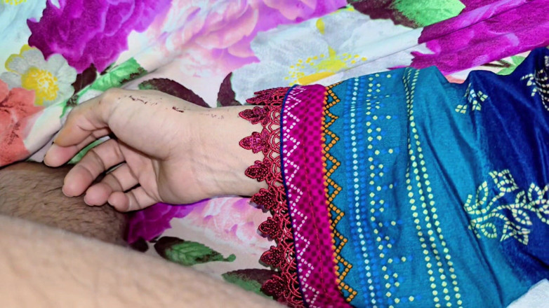 Faryal: Desi indische schwester muschi hart gefickt