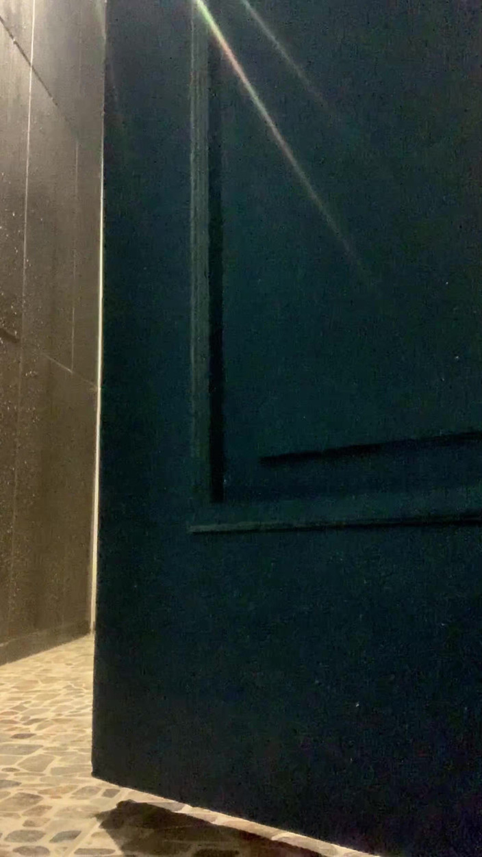 cd_aysemmm: Sêmen está jorrando do meu cu