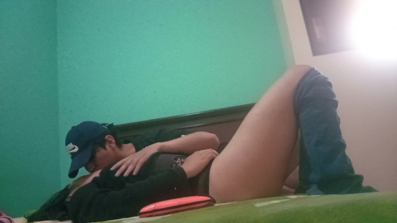Moo DBOXXX: Temanku yang kristen suka sama aku, dia baru berusia 18 tahun...