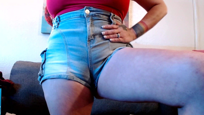 Abby Anna: Daisy Duke Jean seluar pendek Cameltoe