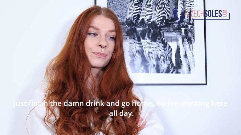 Czech Soles - foot fetish content: Heiße barkeepers stinkende füße demütigung