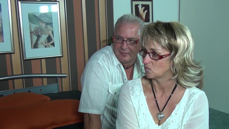 Swinger Friends Germany: La casalinga viene sempre durante il sesso, qualcosa deve cambiare