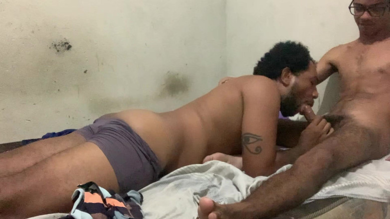 Couple 2 Black: Video 0410 Güvendeyiz, İyiyiz, Hepinizi Özlüyoruz