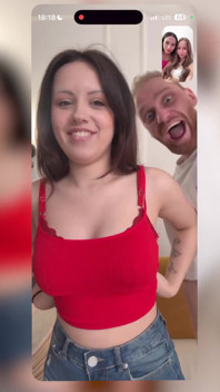 Bestes sexerlebnis! Freund fickte freundin so hart, während ihre freunde online waren und zuschauten