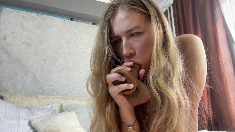 Stacy_via: I'm Learning to Give a Deep Blowjob. Does It Work?