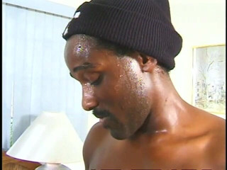CBD Media Interracial: Wspaniała 20-letnia murzynka loszka zostaje ostro wyruchana i połknięta nasienie