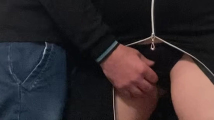 Niki studio: Uff!! Un străin degete murdare mi-a frecat pizda în metroul german