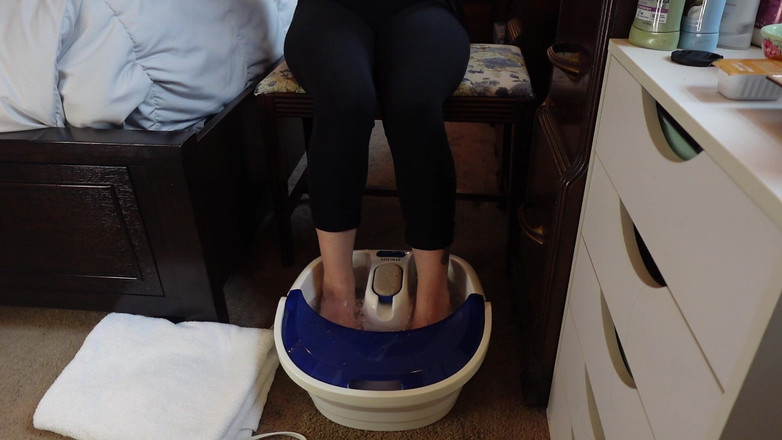 Raven Willow: Guarda i sud ballare intorno alle mie piccole, suole stanche