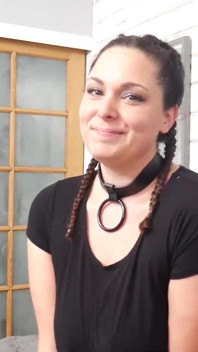 Sürtük eğitimi: göt tıkacı Betty anal