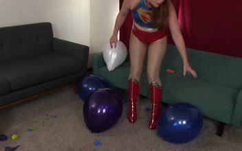 Supergirls Balloon Pop and Play