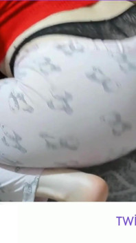 Stringi - Duży tyłek - tureckie porno - turecka milf - piesek podczas sprzątania w piżamie -