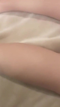 สาวเอเชียตัวเล็กถูกควยขาวยาวใหญ่ยัดลึกสุดรู
