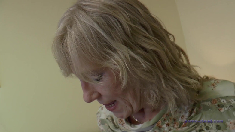 Porno Cloud: Nenek hodoh mendapat fucked di bilik hotel