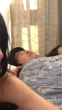 Menukar istri dengan istri junior dan crot di sekujur tubuhnya. Bagian.2
