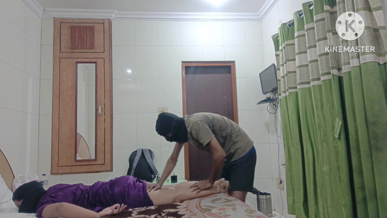 Poojakabir: Didi Werd Naar Het Hotel Gebracht En Kreeg Een Massage,...