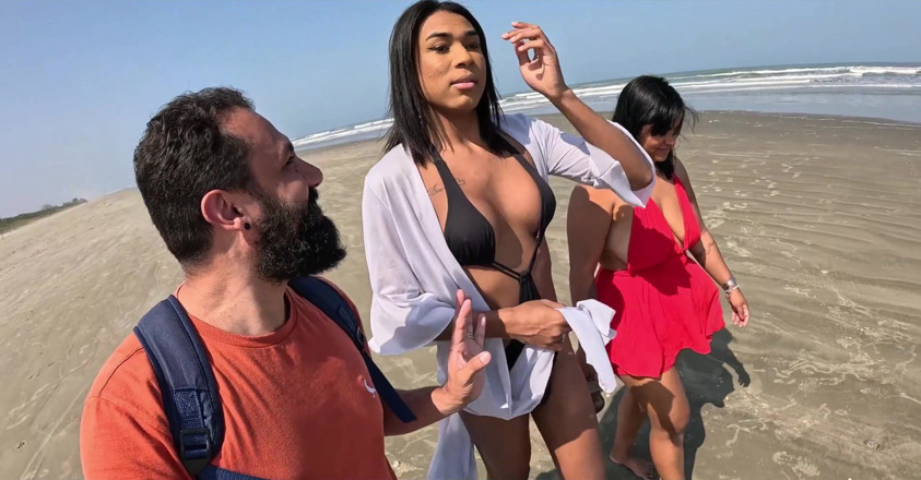 Mattos Movies Trans: Baianinha trans scopa coppia sulla spiaggia