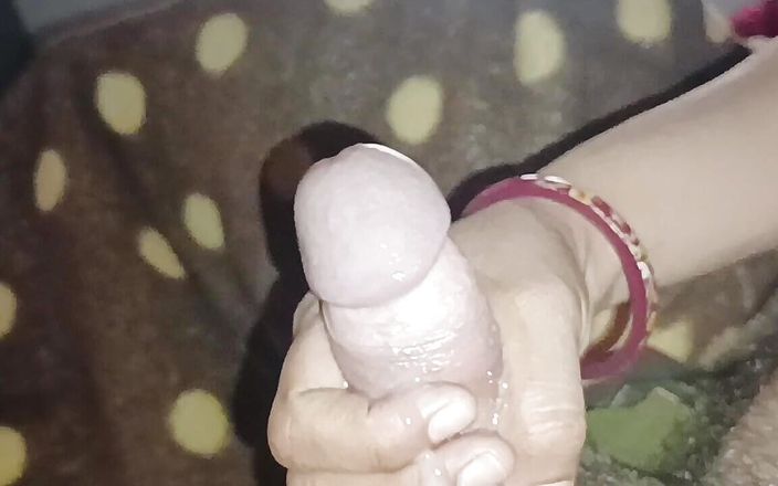 Ashabhabhi: 德西哥女朋友打手枪特写