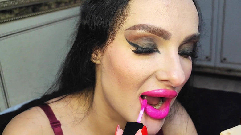 Princess18_: Eu faço você gozar com meus enormes lábios rosa