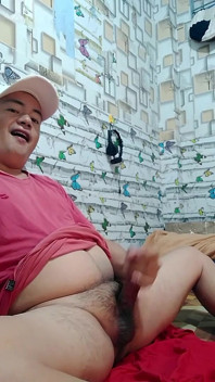 Dia sudah tampan, dan kontolnya terasa luar biasa juga..