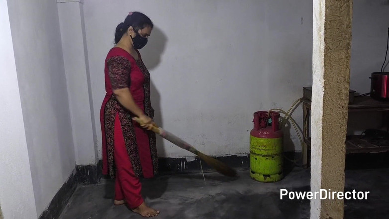 SAFI TV: J’ai attrapé ma tatie et je l’ai enculée