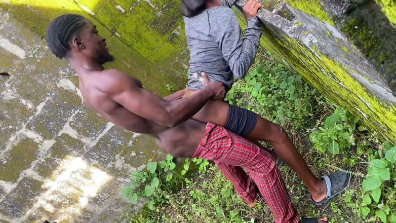NaijaTeens: Fucked a Slut Behind My College Bush