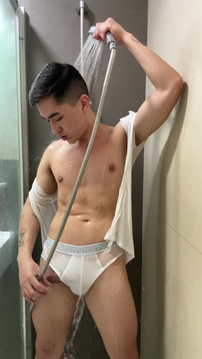 Johnny Hakson: Mandi dengan saya