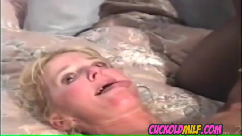 Cuckold MILF: คู่สามีภรรยาคัคโอลด์พาควยดำสองตัวมามีเซ็กส์สนุกๆ