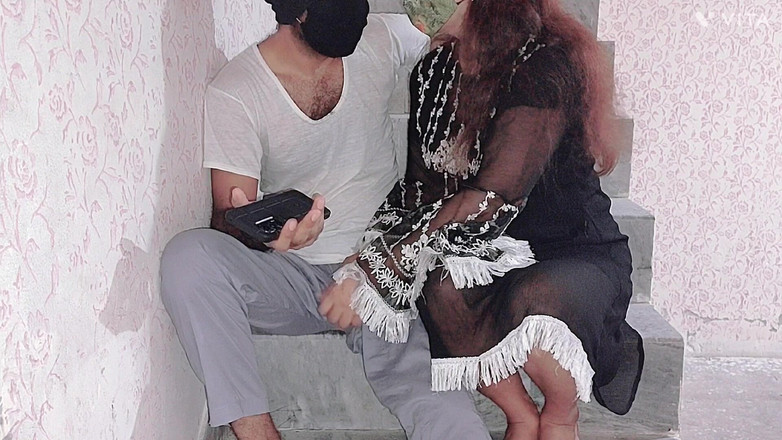 Pakistani CoupleX: Vaya, esta chica fue follada un día que entró a...