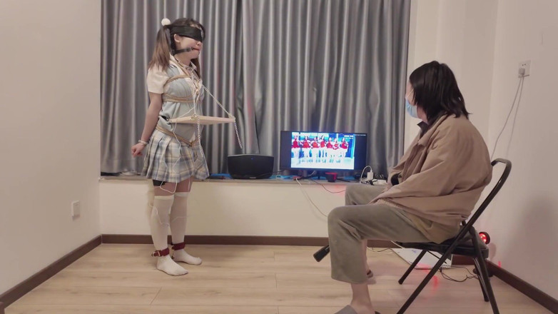 Aisan girl bondage: Hs021-an gadis Asia berseragam sekolah disiplin