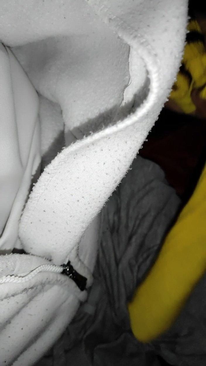 SmokedAlloy2: Dirtyjunkbro Zeigt Seine Stinkige Socken Und Lange Unterhose