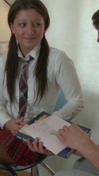 Красуні хочуть сцену з великими членами - 3_teen студентка Сью Кеньйон любить трахати її дупу і кінчати їй в рот