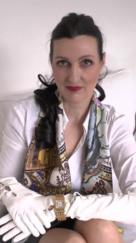 Verschiedene Luxusuhren und lange weiße Lederhandschuhe, WICHsanleitung, lady victoria Valente