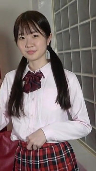 18. en smal japansk skönhet i uniform. Hon ger avsugning och rakad creampie sex. Ocensurerad 1.hentai