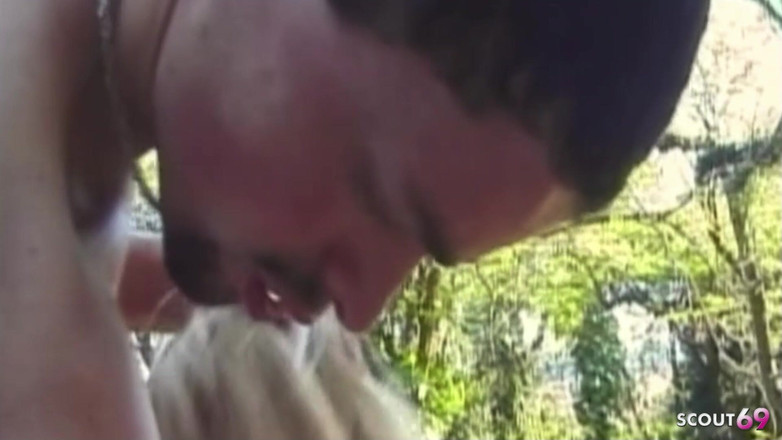 Shemale TS Collection: La kinky trans bionda agnes viene scopata analmente all'aperto con...