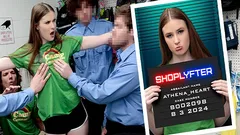 Collezione gangbang perfetta! I taccheggiatori imparano una lezione harcore - film completo