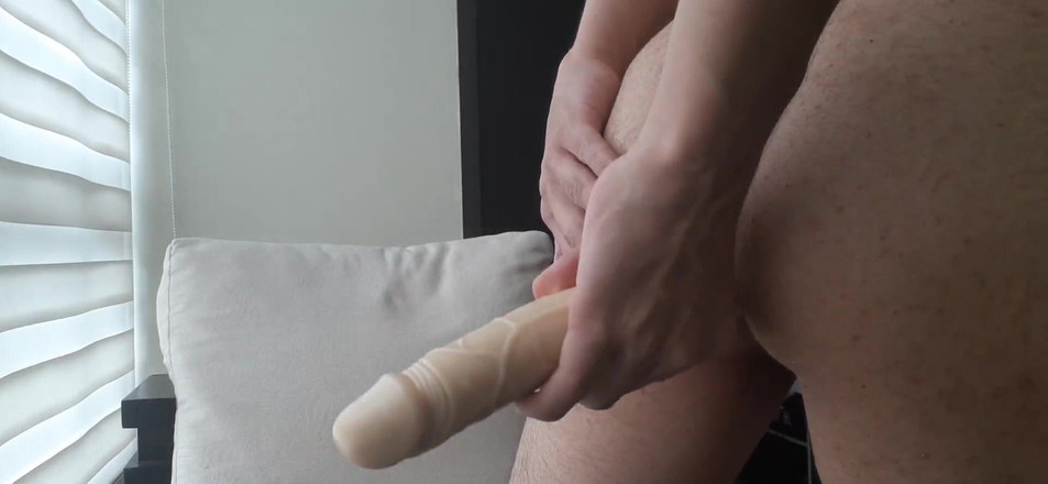 littlelatinhunter: Twink con perline e dildo