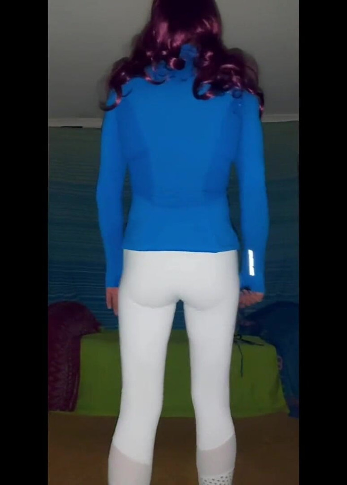 Lizzaali: Mijn sexy nieuwe witte panty en blauwe topje