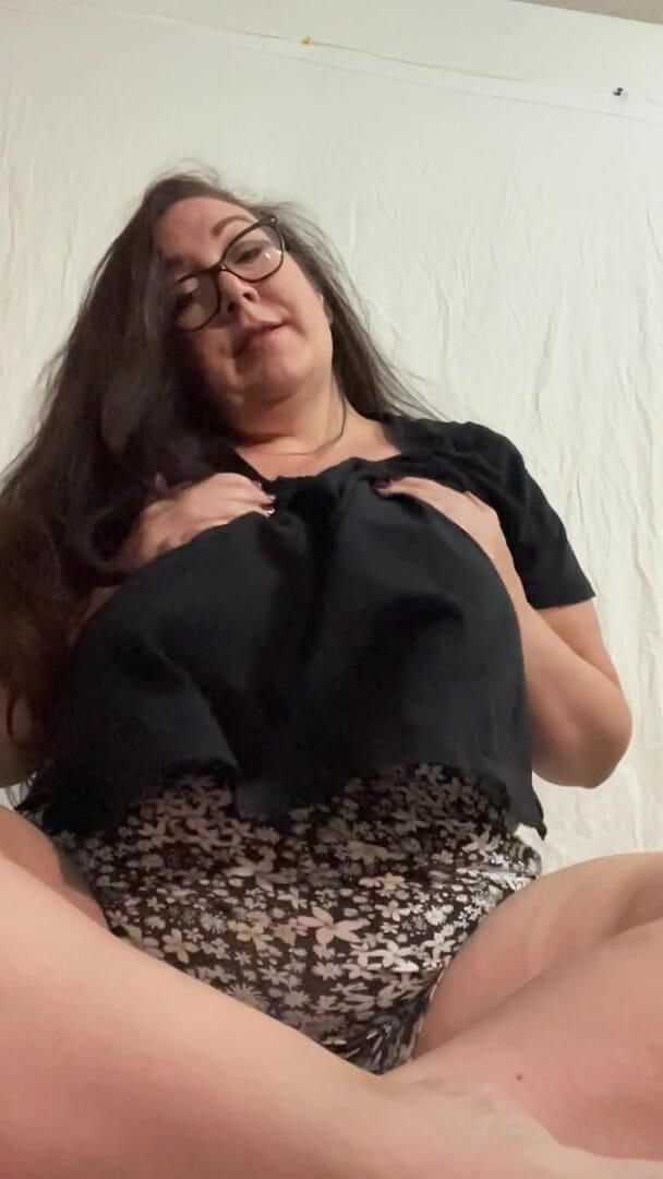 cutejayne: Büyük iri güzel kadın göğüsleri yavaş ortaya çıkarıyor