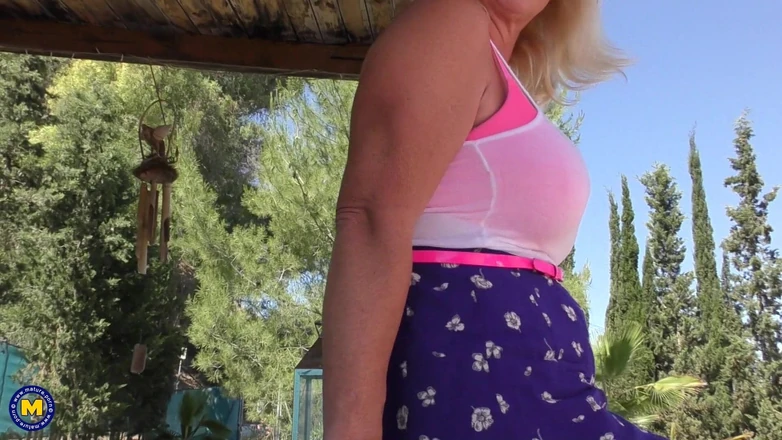 Mature NL: The Hot Weather Really Puts Big Tits MILF Melody Charm...
